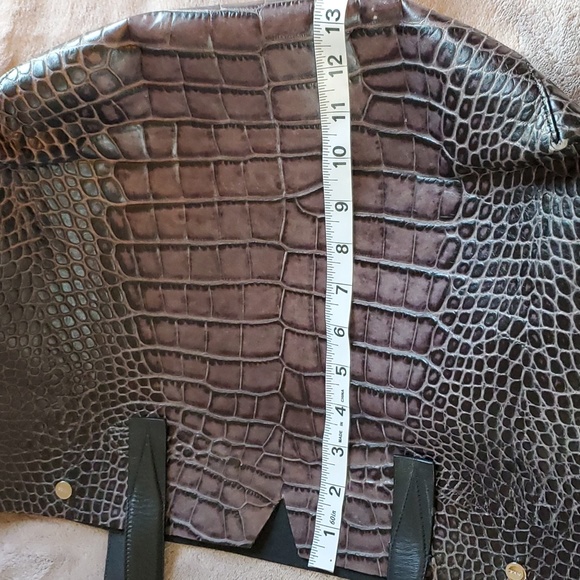 Vince Crocodile Stamped Cow Leather Bag - Picture 17 of 17